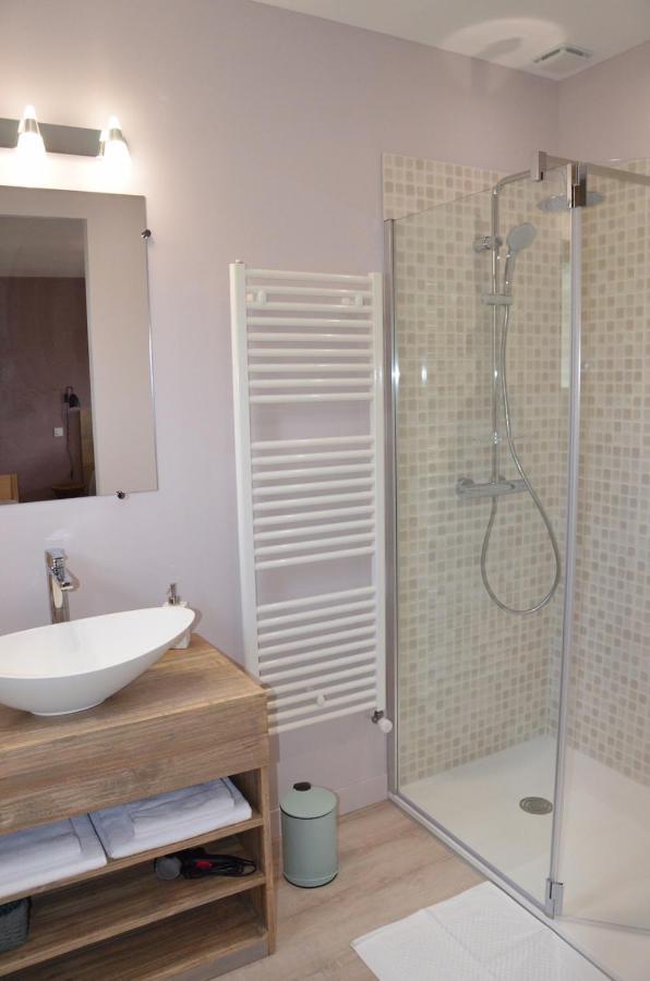 Au Petit Grain Bed & Breakfast Coutures  Bagian luar foto